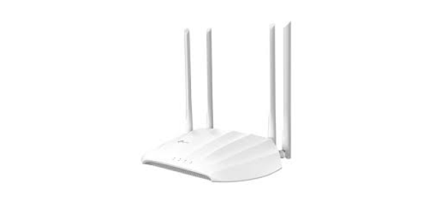 Indoor wireless access point with triple antenna setup for high-speed, seamless connectivity within buildings