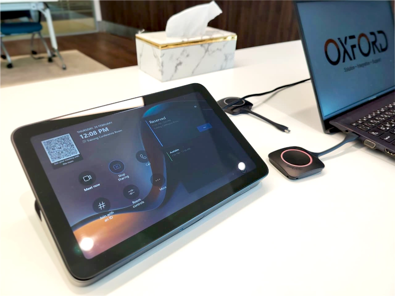 Abu Dhabi National Takaful Co. Psc Meeting Room Av Systems 9 Barco-clickshare-wireless-presentation-control-panel-oxford-integration-takaful