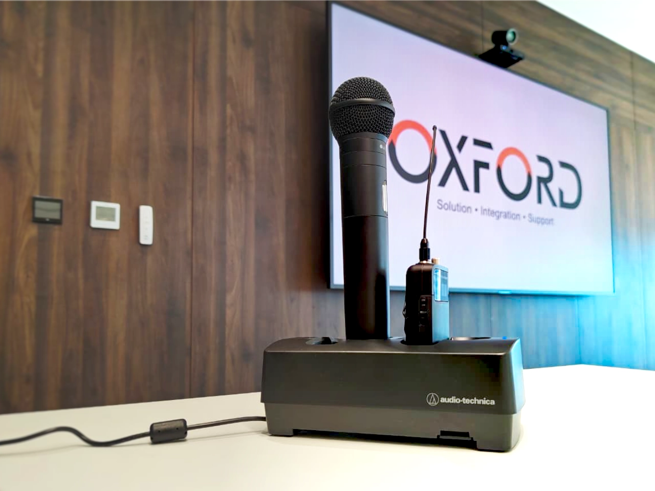 Abu Dhabi National Takaful Co. Psc Meeting Room Av Systems 7 Microphone-systems-meeting-room-av-takaful-Oxford-Integration